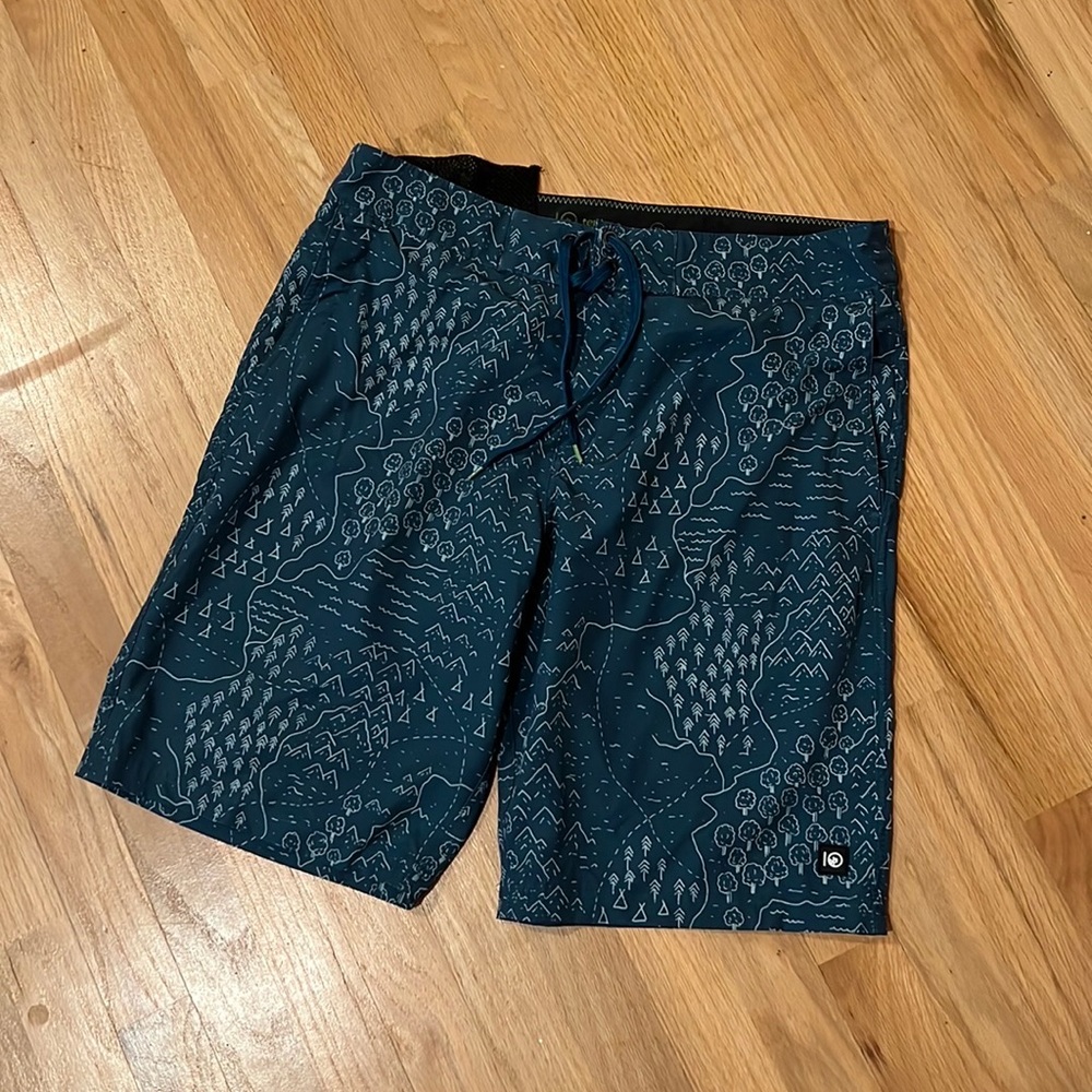 tentree hybrid board shorts - Picture 10 of 10